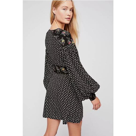 NWOT Free People Wonderland Mini Dress, Black Floral Combo Size XSM - QUICK SHIP - Picture 4 of 5